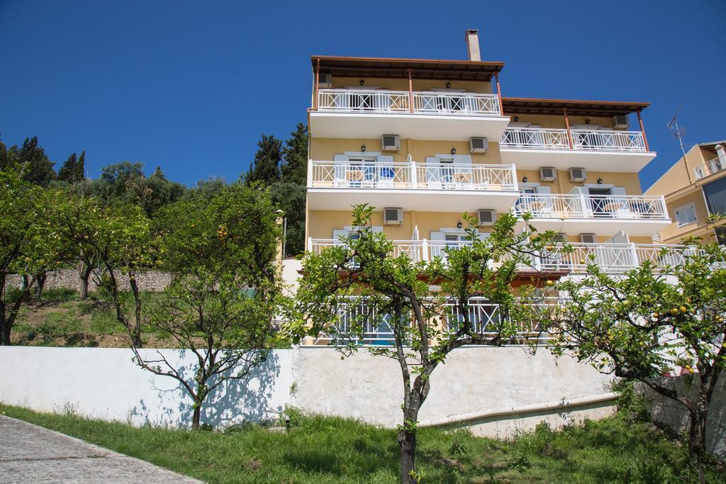 Brentanos Apartments - A - View Of Paradise Gastouri  Exterior foto