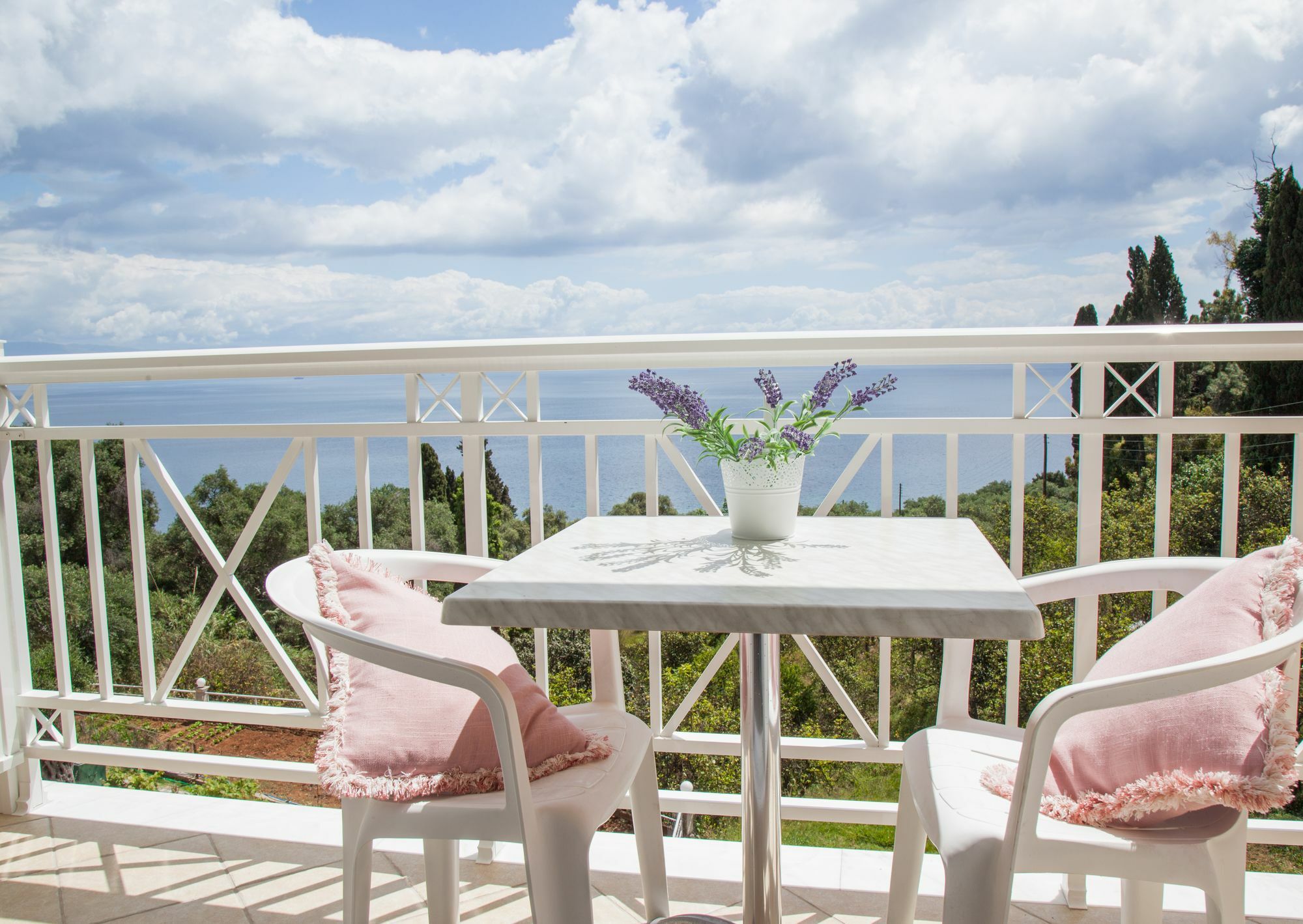 Brentanos Apartments - A - View Of Paradise Gastouri  Exterior foto